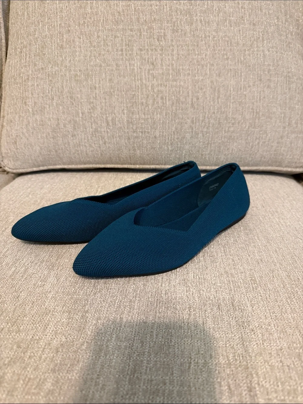Amazon Pointed Knit Ballet Flats in Teal Blue